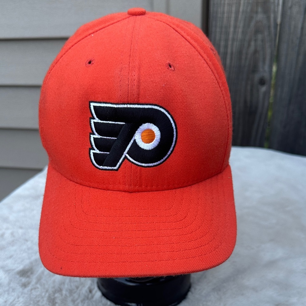 Vintage Philadelphia Flyers Hat Cap Size M/L Franchise